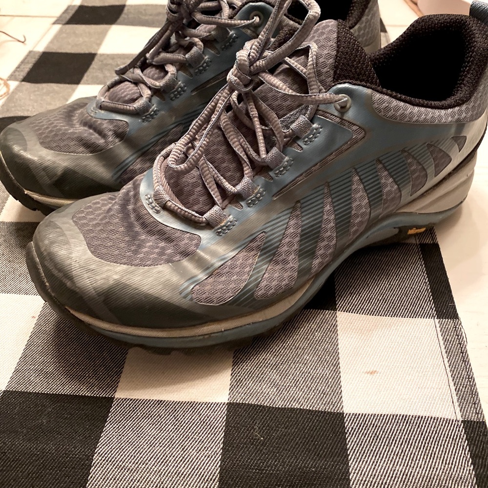 Women’s merrell vibrant tennis shoes size 8